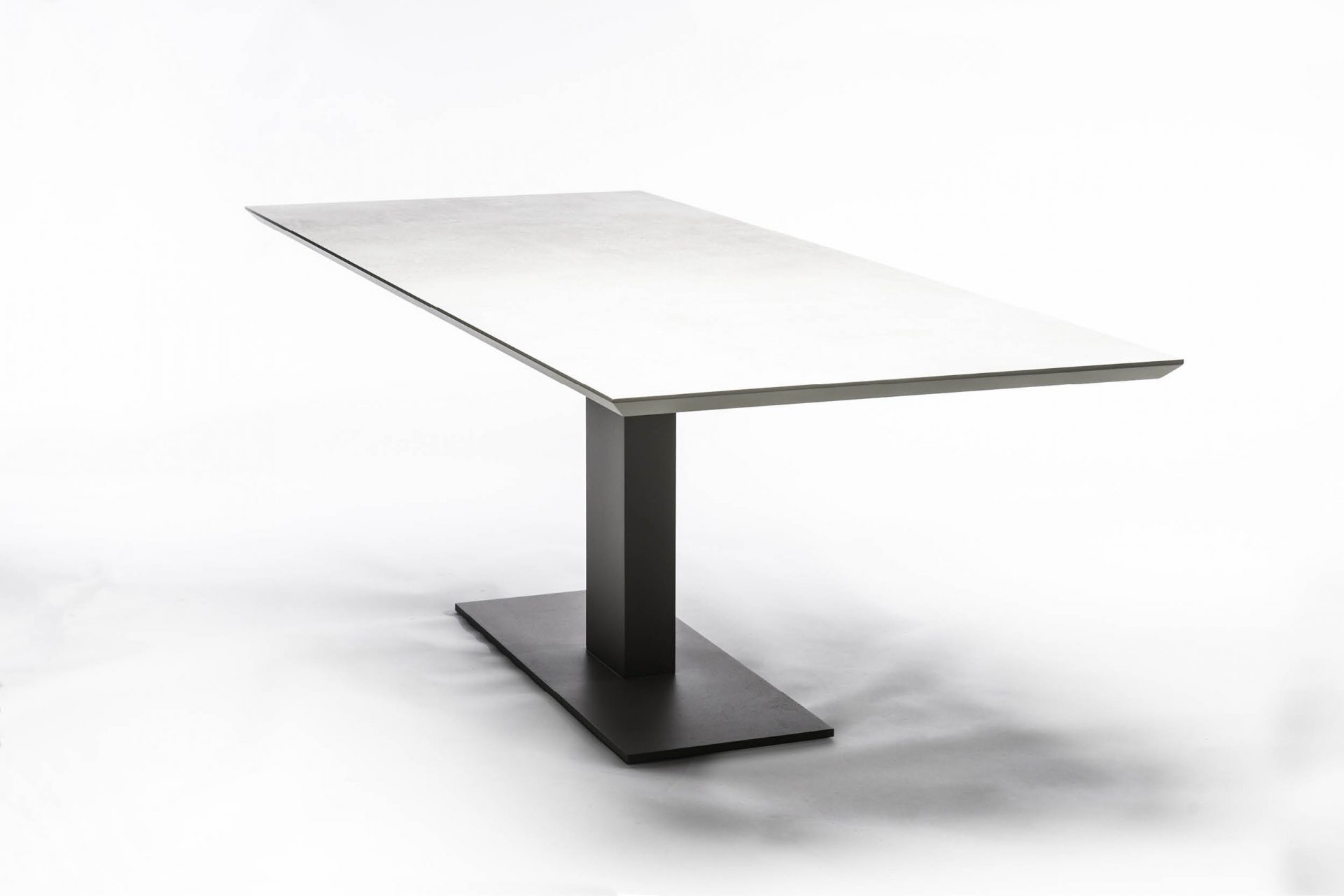 Metaform Carre eettafel keramiek