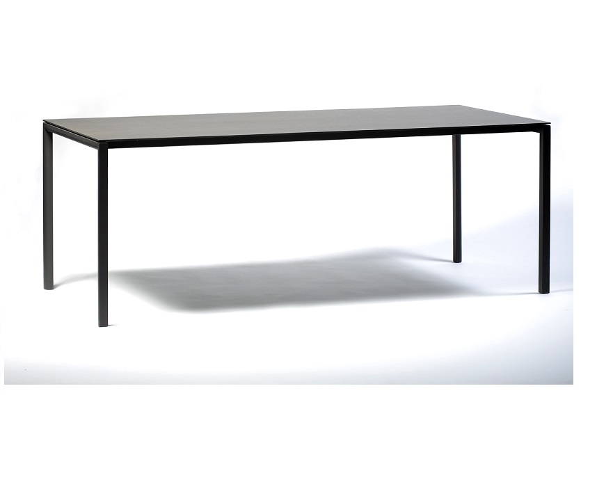 Metaform Fly eettafel keramiek