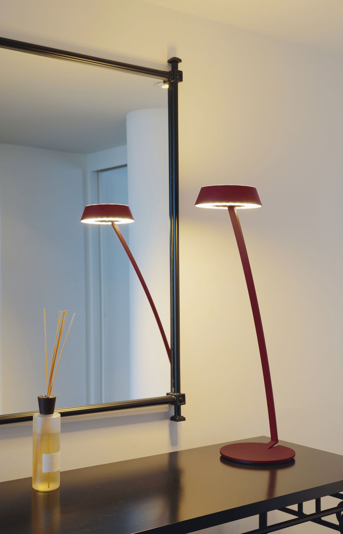 Oligo Glance tafellamp rood