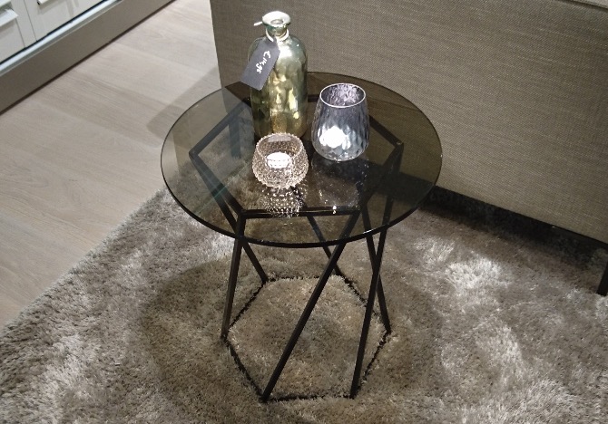 Metaform Torquent side table glass | Hoogebeen