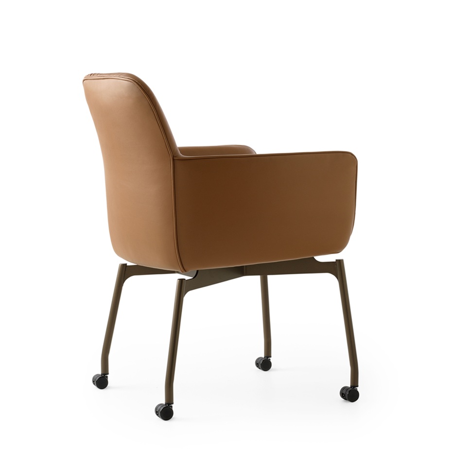 Leolux Gyon Tour eetkamerfauteuil