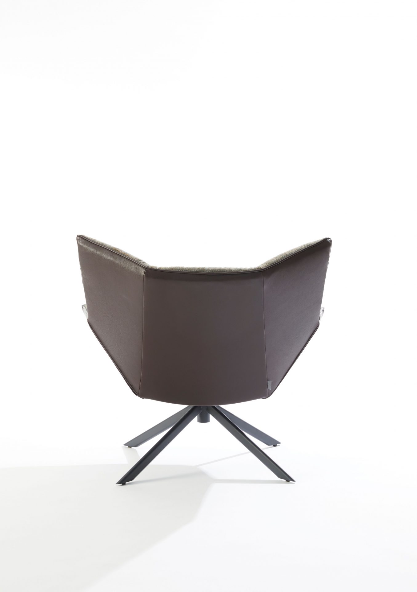 Label van den Berg Gustav draaifauteuil achterkant