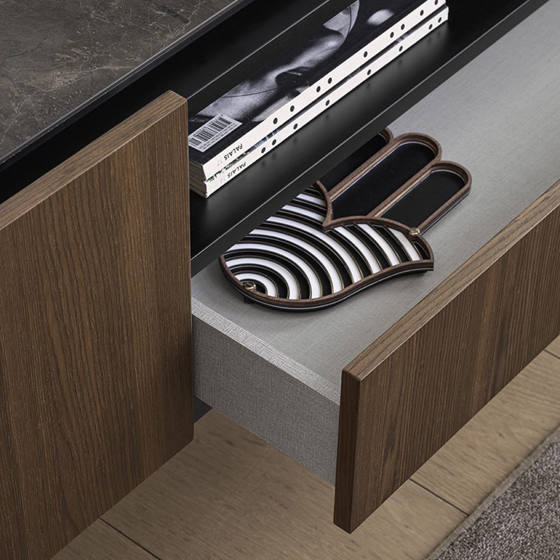 Calligaris Lake tv dressoir centrale onderste lade
