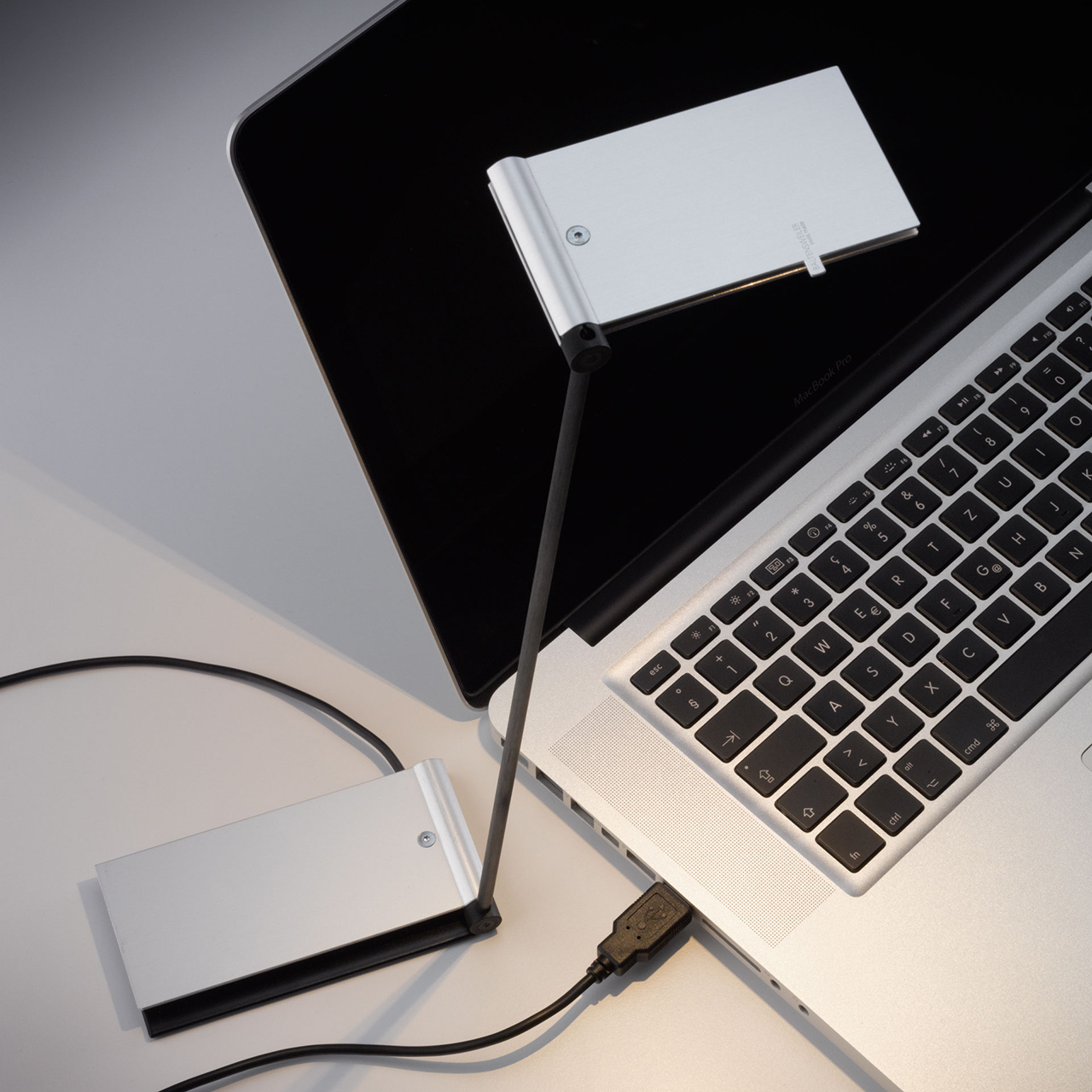 Baltensweiler Zett USB tafellamp aluminium