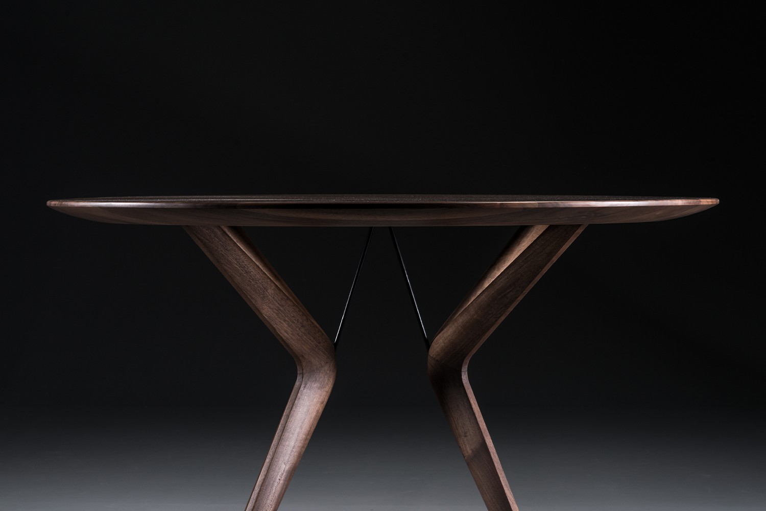 Artisan Lakri ronde eettafel | Hoogebeen Interieur