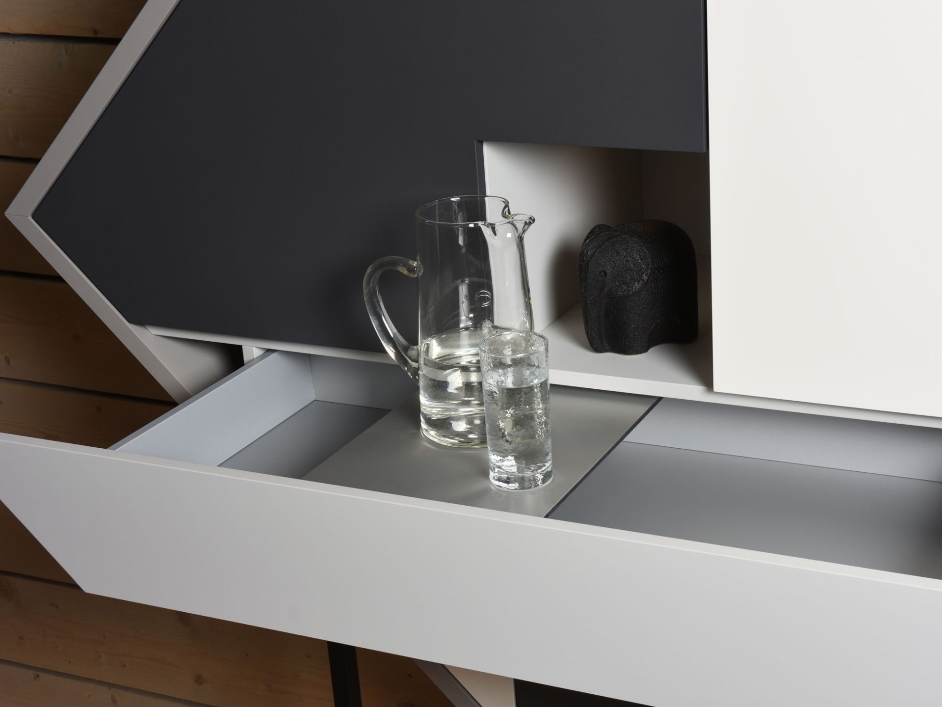 Castelijn Rhombic ladeplank kast