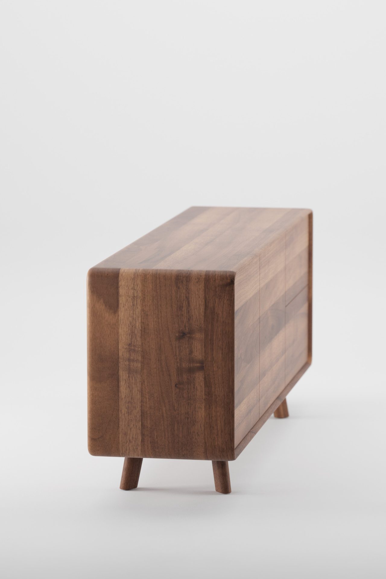 Artisan design Neva dressoir zijkant