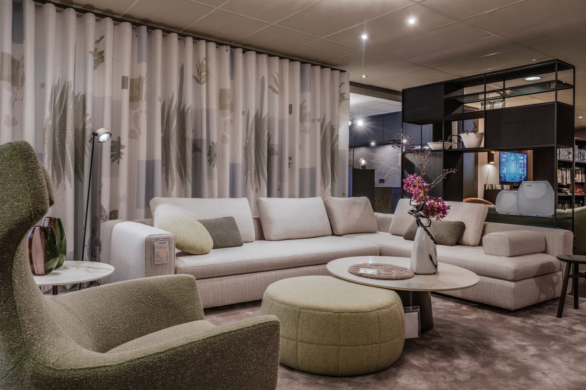 Hoogebeen Interieur Design On Stock bank Hoogebeen Interieur Design On Stock bank