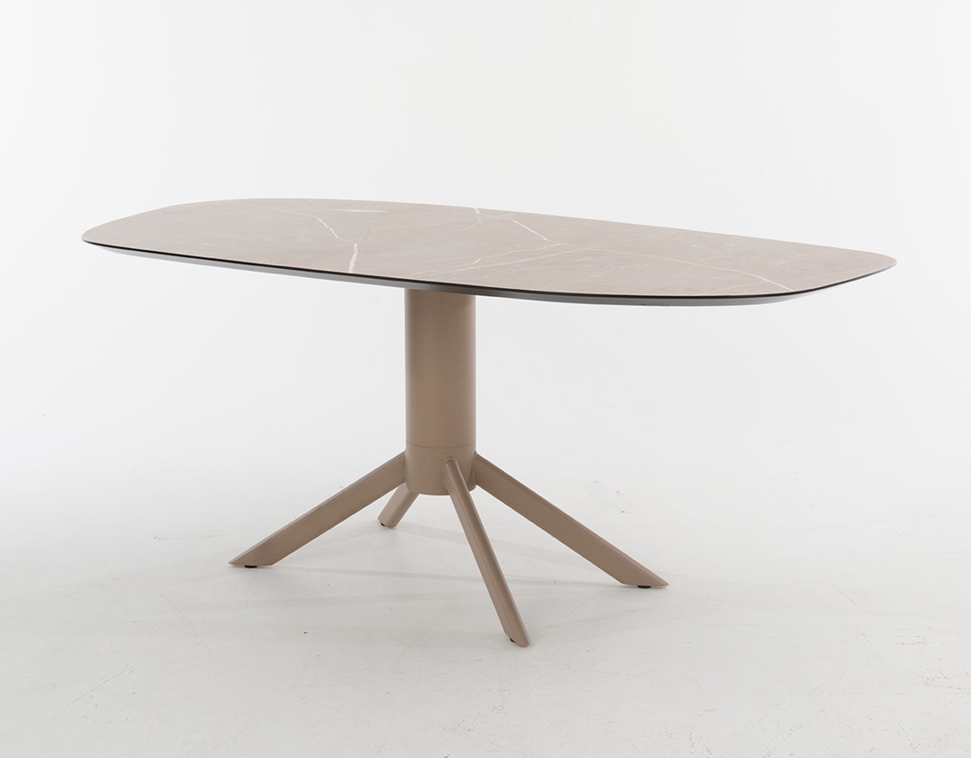 Bert Plantagie Maro organische eettafel