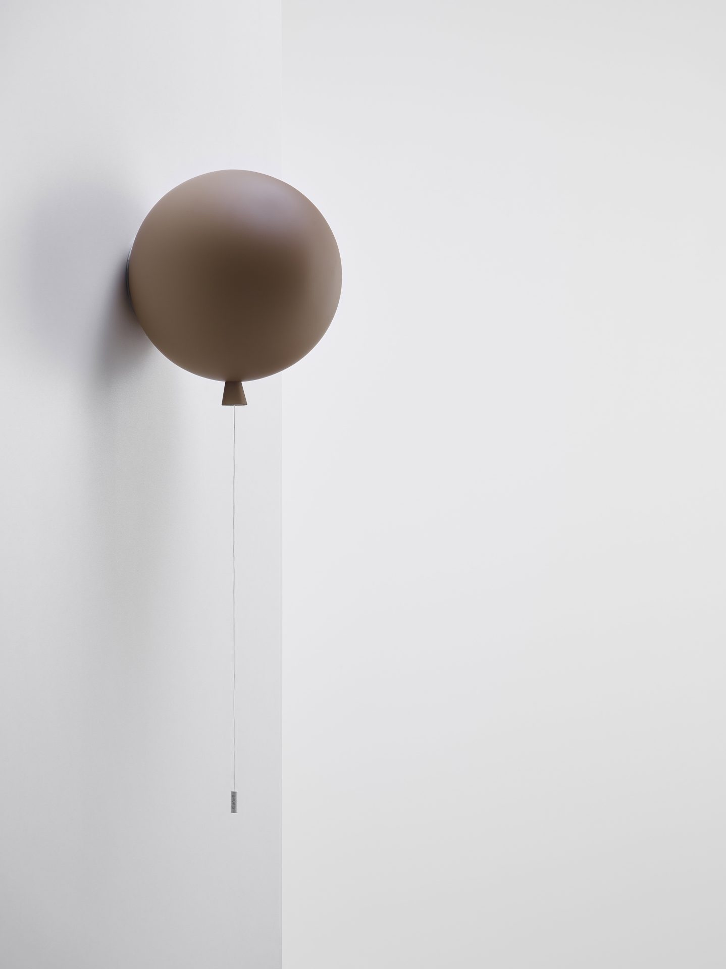 Brokis Memory wandlamp 250 Balloon glaskleur brown Brokis Memory wandlamp 250 Balloon