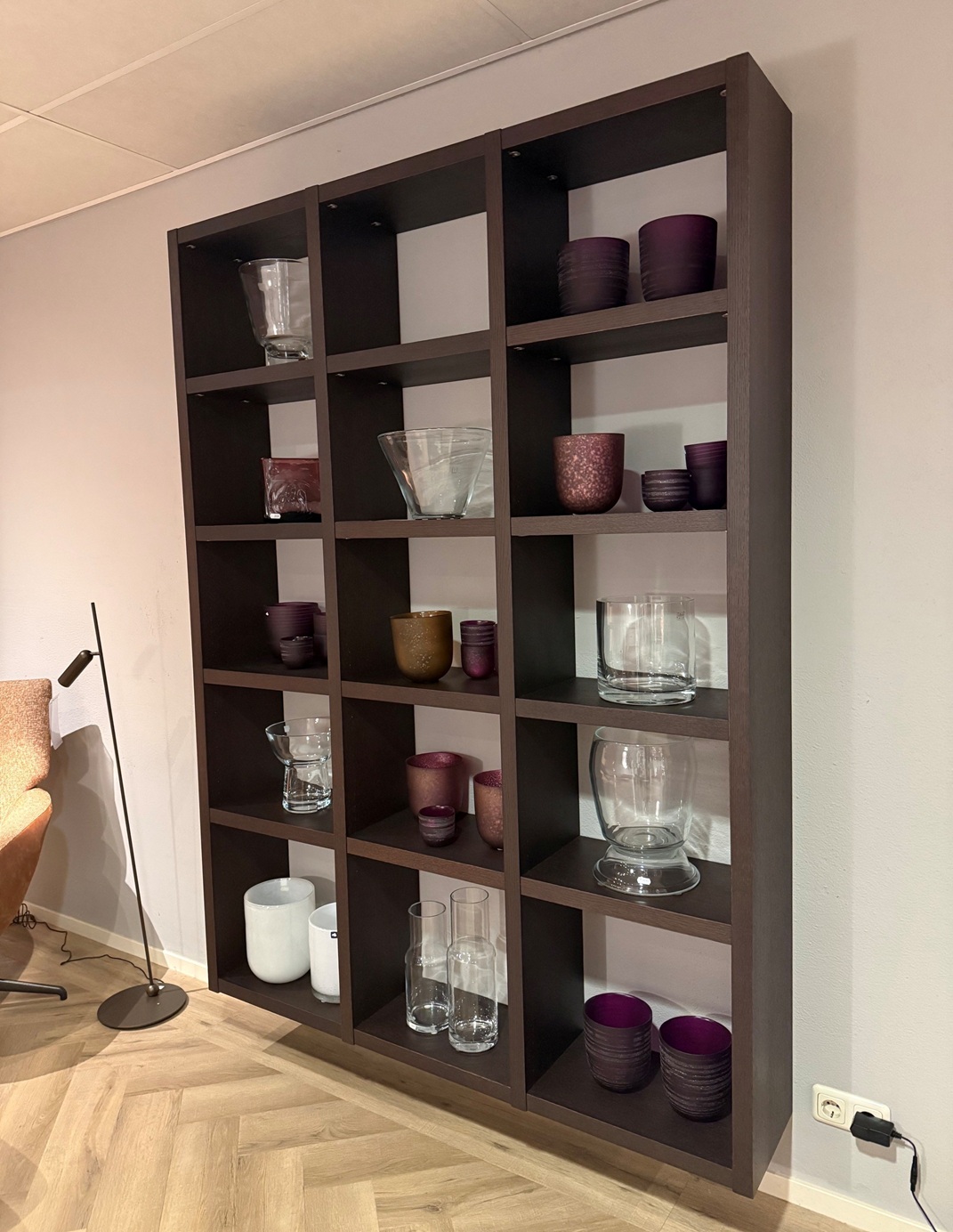 Interstar zwevende vakkenkast eiken outlet Interstar zwevende vakkenkast eiken outlet