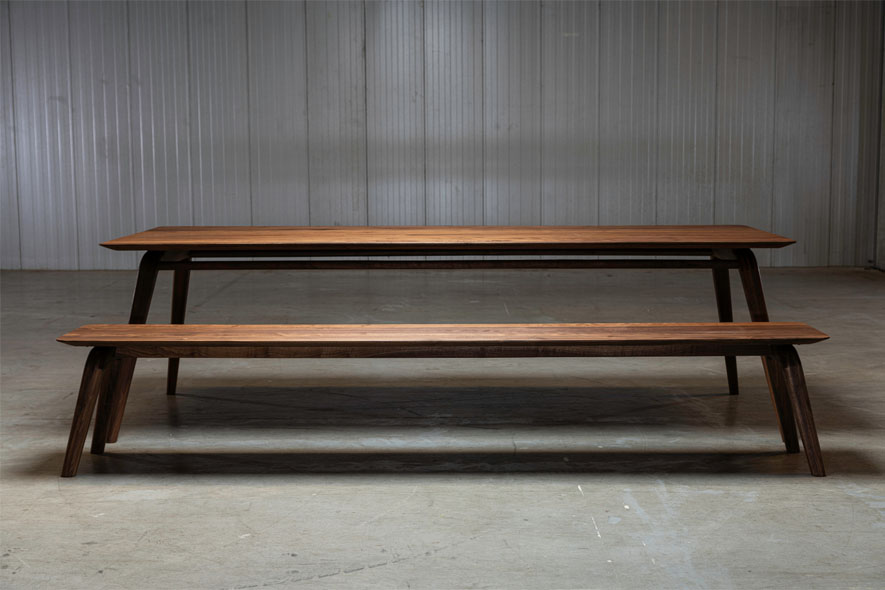 Seuren tafels noten Pitcher tafel met noten eettafel bank Seuren tafels Pitcher tafel met eettafel bank