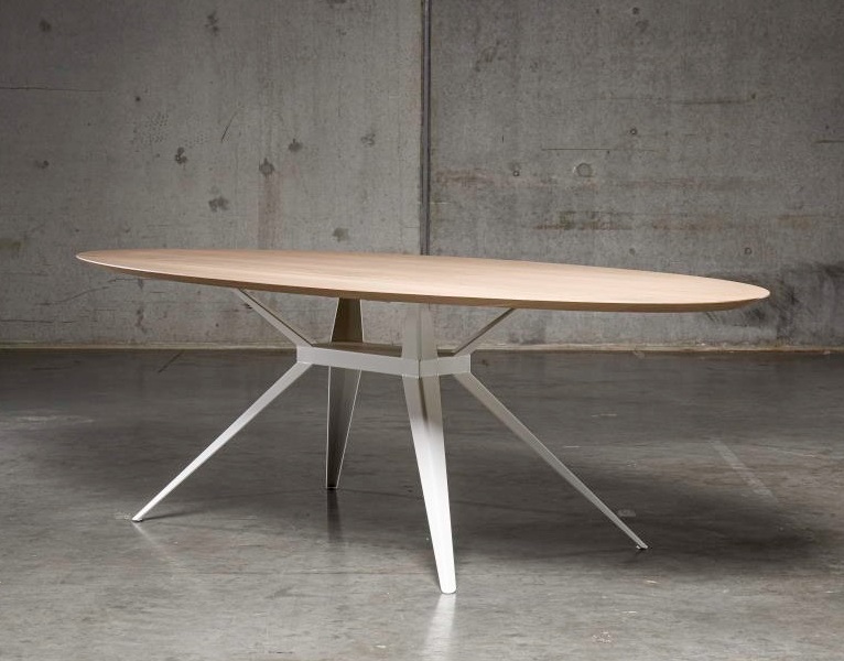 Seuren tafels Zwaan eettafel
