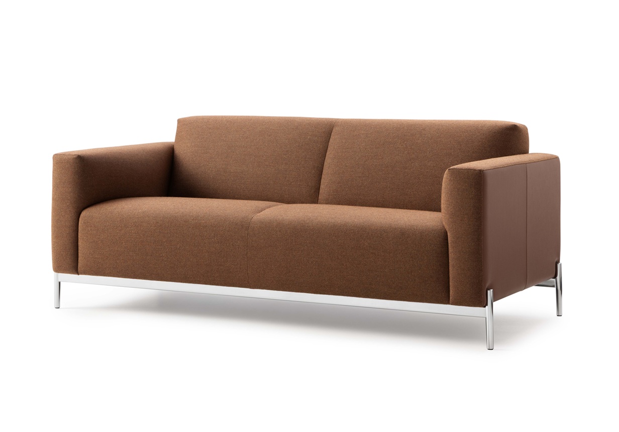 Leolux Arlin design bank met bruine bekleding en metalen onderstel Leolux Arlin design bank