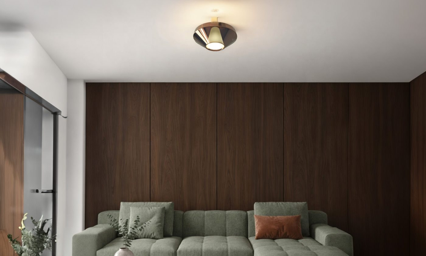 Penta Mom Low Glossy Ceiling plafonnière in moderne woonkamer met groene bank