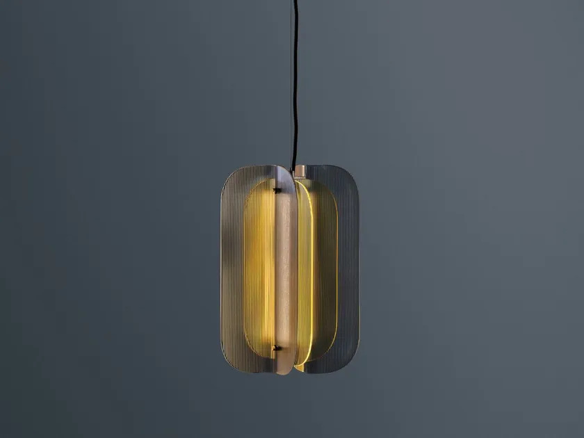 Quasar Fold 1 hanglamp design glas met één lichtmodule Quasar Fold 1 hanglamp met geribbelde glaspanelen en warme verlichting