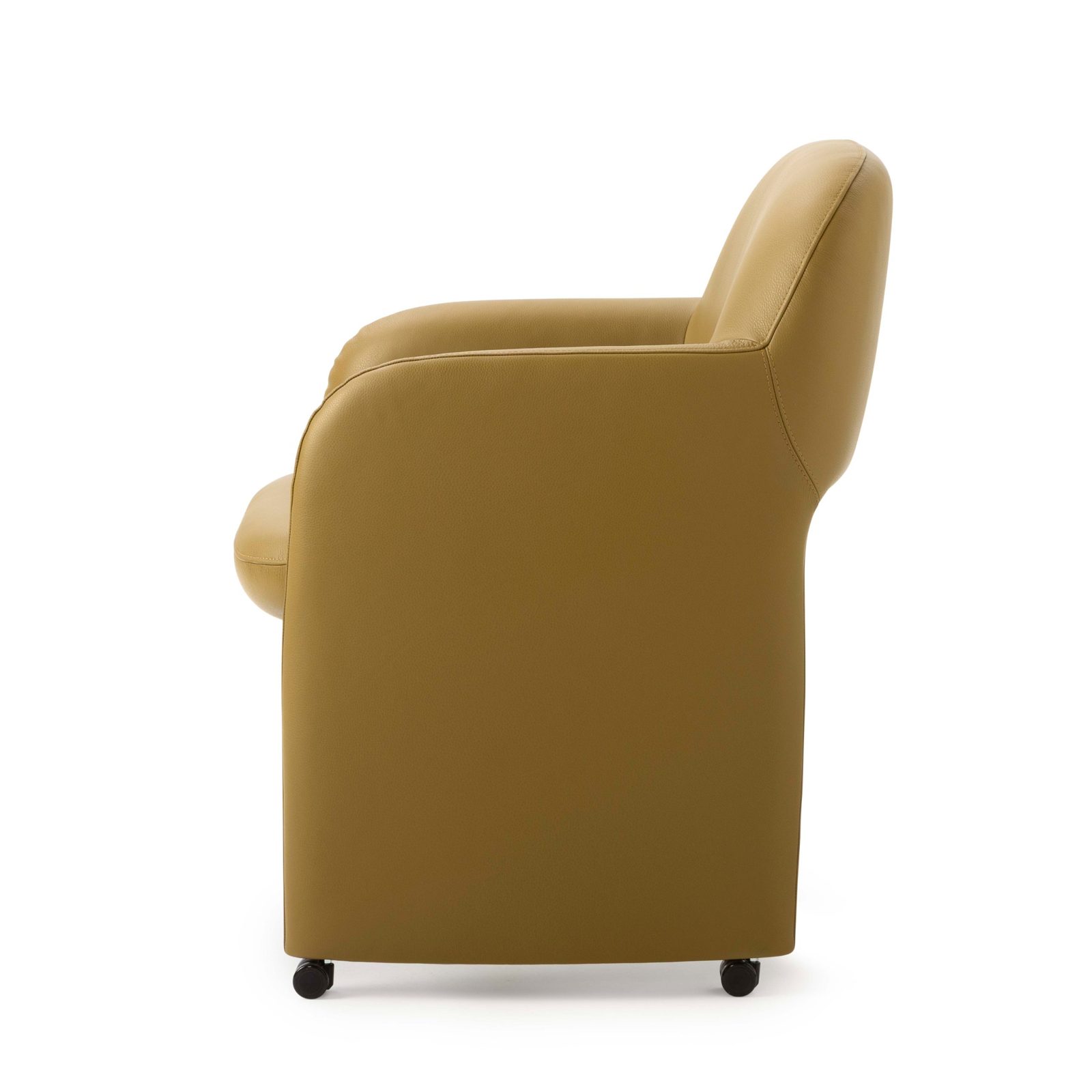 Leolux Modin eetkamerfauteuil met doorlopende armleuningen Leolux Modin eetkamerfauteuil in leer met zwenkwieltjes, zijaanzicht
